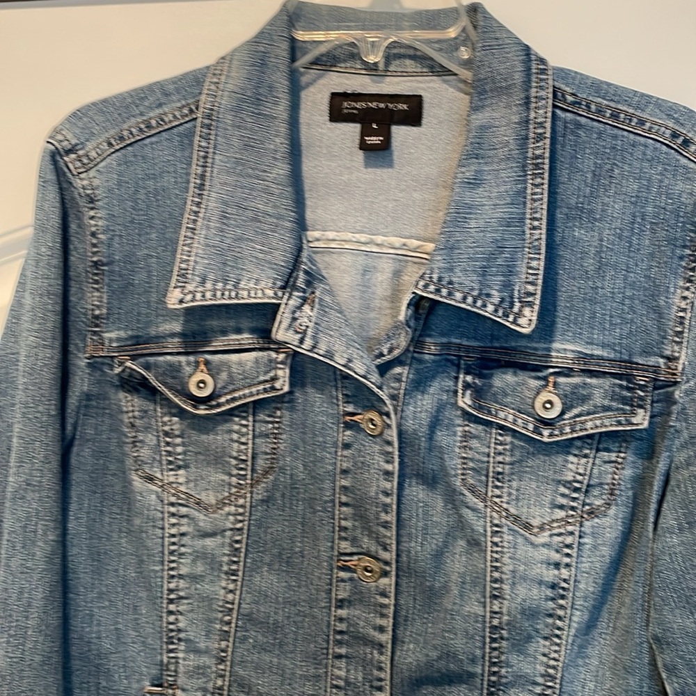Jean jacket - Picture 2 of 9